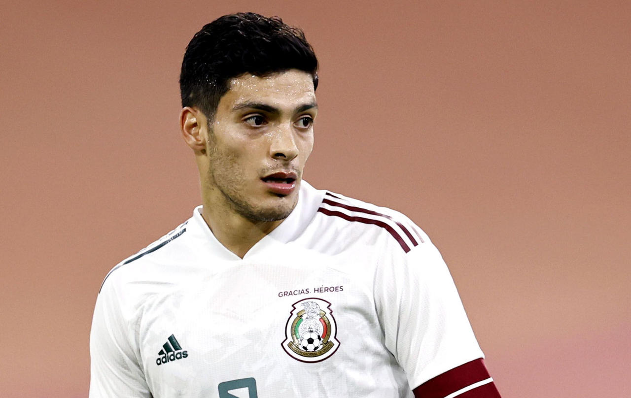 El club inglés Wolverhampton confirmó la participación del delantero Raúl Jiménez con la Selección Mexicana 