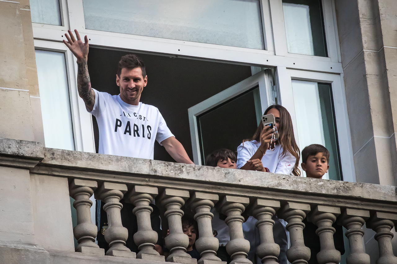 El lujoso hotel en París donde Lionel Messi y su familia se hospedan, sufrió un robo. (ARCHIVO)