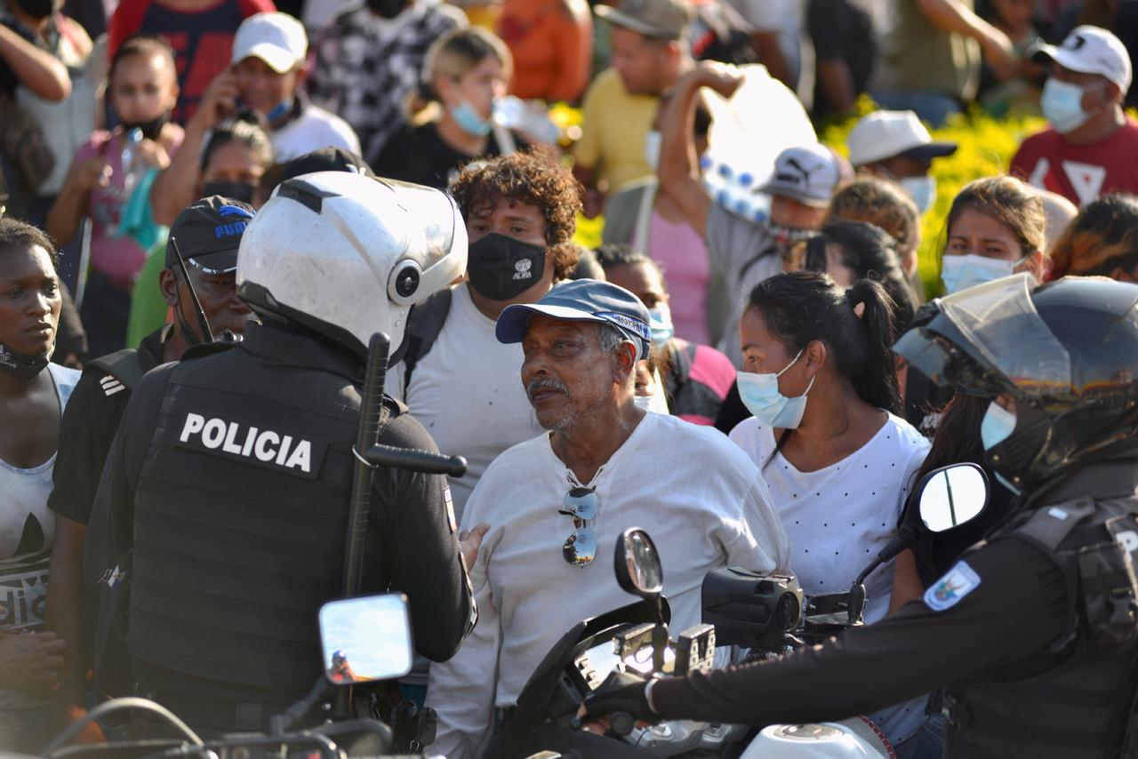 Las autoridades ecuatorianas han identificado a un tercio de los cadáveres de reos que fueron asesinados el martes en una reyerta entre bandas en la prisión número 1 de Guayaquil, informaron fuentes oficiales. (ARCHIVO) 

 