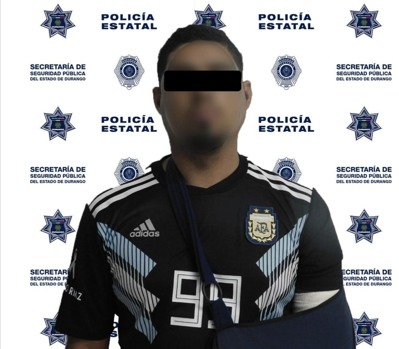 Eduardo “N”, de 29 años, quien fue puesto a disposición del agente investigador del Ministerio Público, Unidad de Robo de Vehículos, junto con el vehículo. (EL SIGLO DE TORREÓN)