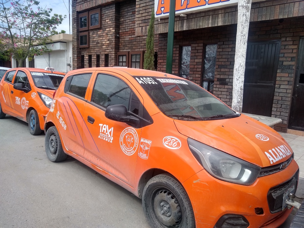 En La Laguna de Durango los taxistas contarán con una app para ampliar sus servicios. (EL SIGLO DE TORREÓN)