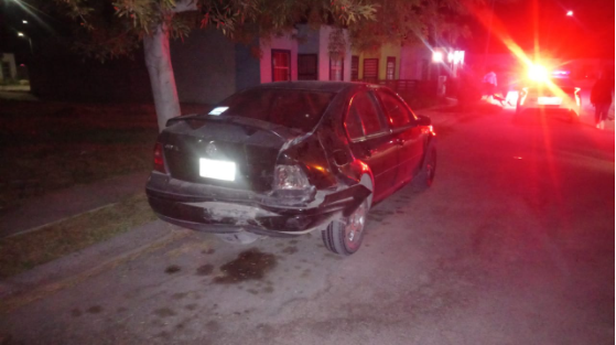 Conductor ebrio choca contra auto estacionado en fraccionamiento Rincón La Joya de Torreón