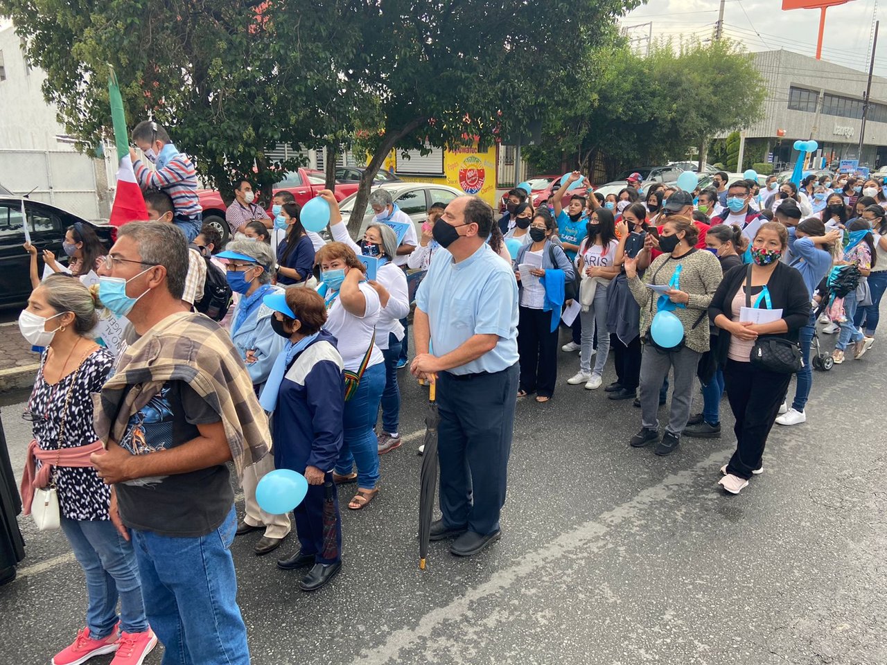Alrededor de dos mil marchan contra aborto en Saltillo