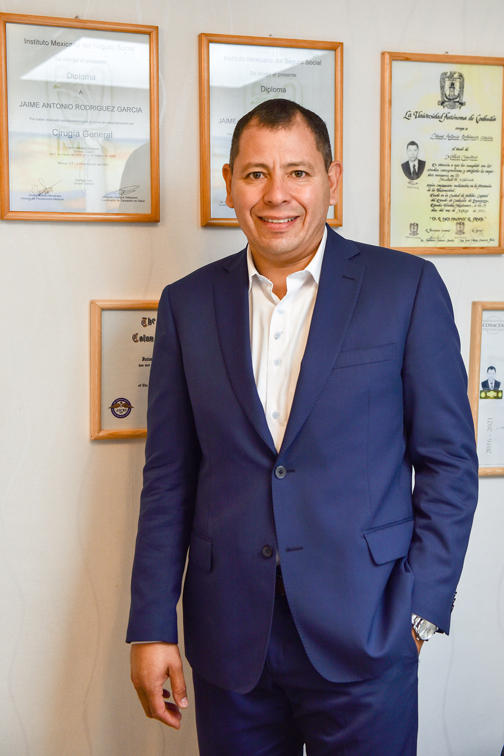 El doctor Jaime Antonio Rodríguez García estará al f rente del colegio por un periodo de dos años. (EL SIGLO DE TORREÓN)