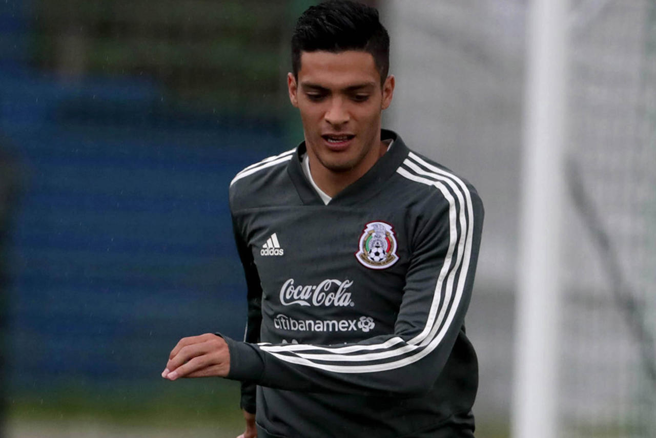 Se había especulado que Raúl Jiménez sólo estaría en la Selección Mexicana para los juegos de local contra Canadá y Honduras, que no viajaría a El Salvador para estar de regreso a tiempo para los juegos de su club, el Wolverhampton.
