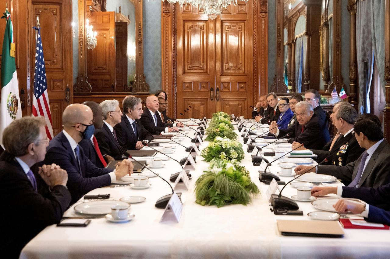 Tras sostener un desayuno en Palacio Nacional con Antony Blinken, secretario de Estado estadounidense y con otras autoridades en el Diálogo de Seguridad de Alto Nivel entre México y Estados Unidos, el presidente Andrés Manuel López Obrador señaló que hay condiciones inmejorables para inaugurar una etapa nueva en la relación bilateral. (EFE) 