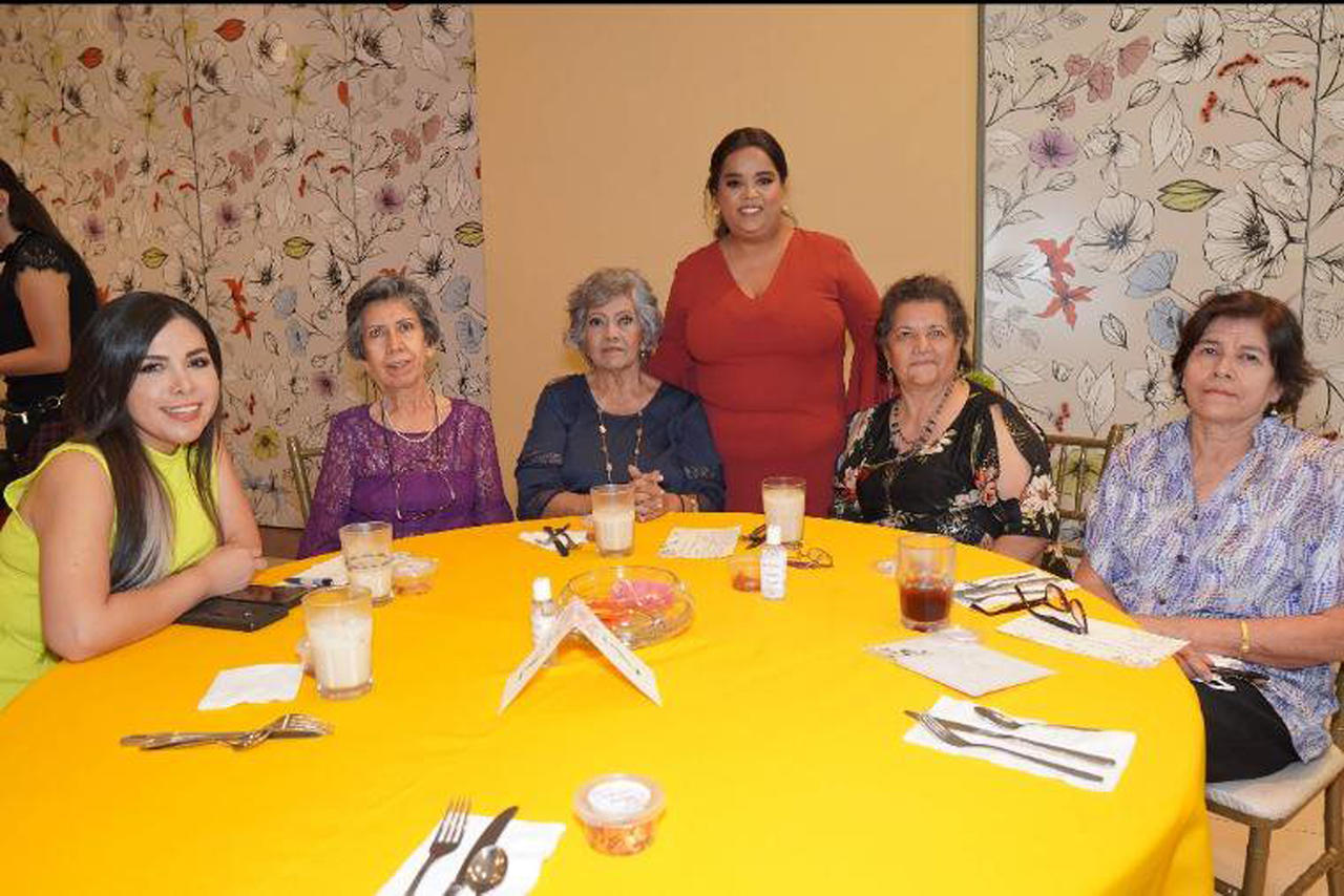 Martha Olga Valenzuela, Alicia Ríos, María Elena Chávez, Tania de León y Esther Violante (EL SIGLO DE TORREÓN)