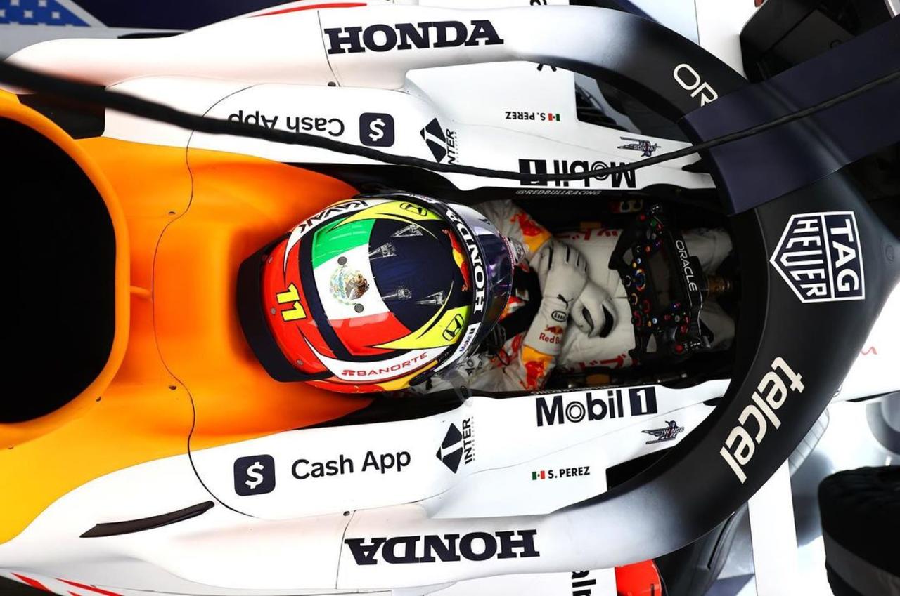 El mexicano Sergio Pérez (Red Bull), quinto en el Mundial de Fórmula Uno, que arrancará sexto este domingo en el Gran Premio de Turquía, el decimosexto del año, declaró en el Istanbul Park que 'un podio es posible con una salida limpia'. (ESPECIAL)