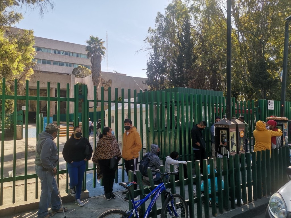La señora Ana María ha considerado realizarse una biopsia fuera del IMSS, pero no cuenta con los recursos necesarios.