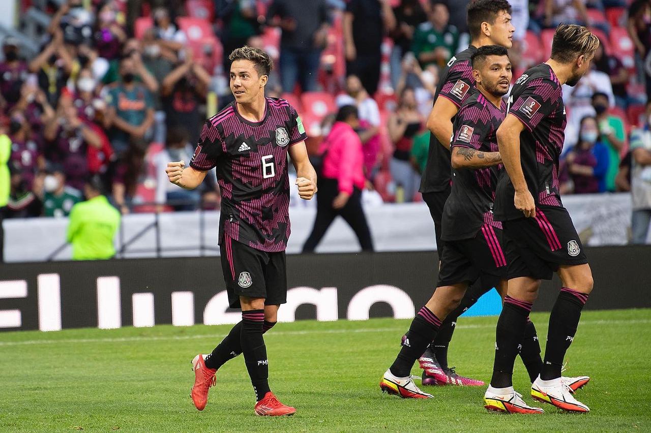 Rogelio Funes Mori entró de cambio en la segunda mitad y marcó el segundo tanto de la Selección, en la victoria 3-0 sobre Honduras. (ESPECIAL)