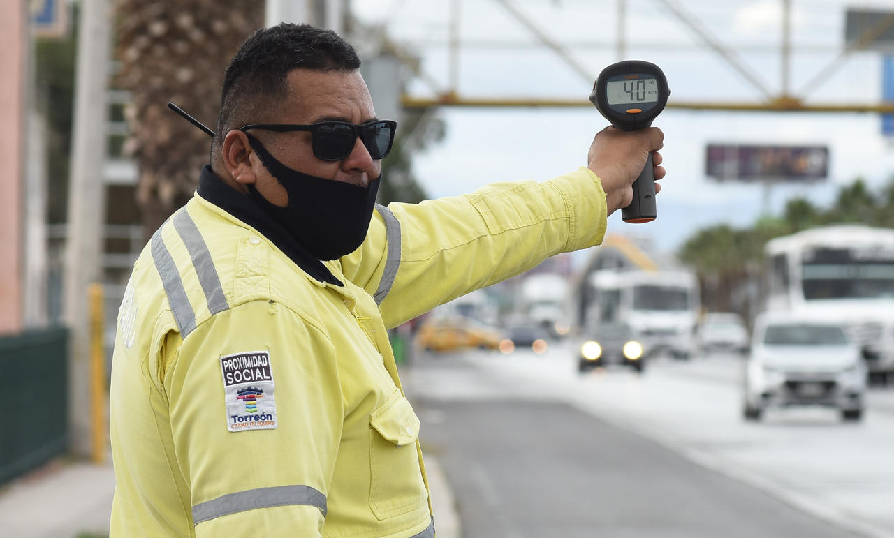 Arrancó oficialmente el operativo de vigilancia especial en la carretera Torreón-Matamoros, esto de parte de la Dirección de Tránsito y Vialidad de Torreón, se tiene como objetivo principal evitar diversos accidentes de consecuencias fatales. (ARCHIVO)