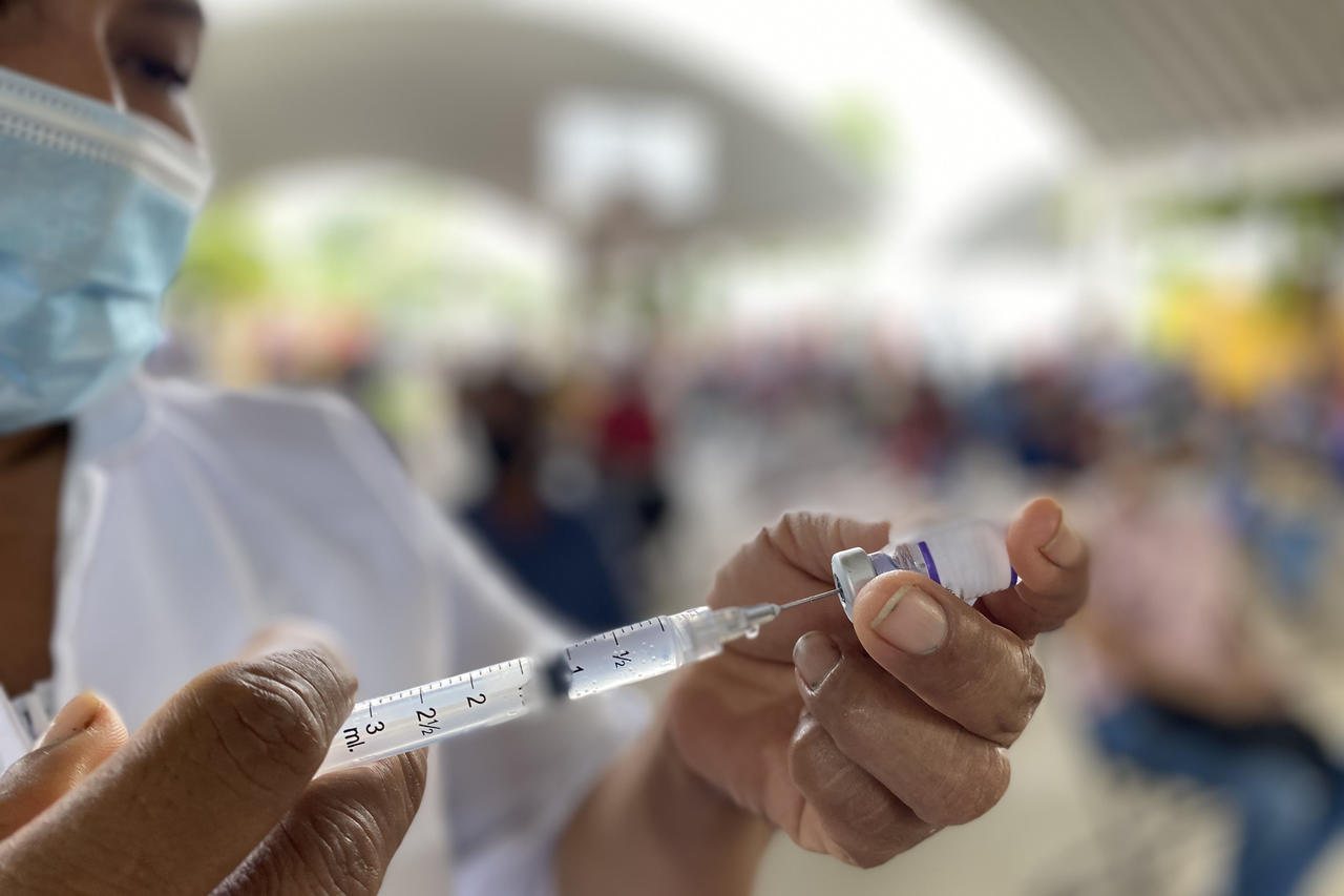 Se han registrado 22 mil 978 mil menores de edad con comorbilidades para recibir la vacuna contra el COVID-19 de Pfizer. (ARCHIVO)
