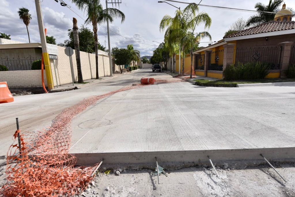 Justifican autoridades municipales la aplicación de concreto hidráulico en la colonia El Campestre de Torreón. (EL SIGLO DE TORREÓN)