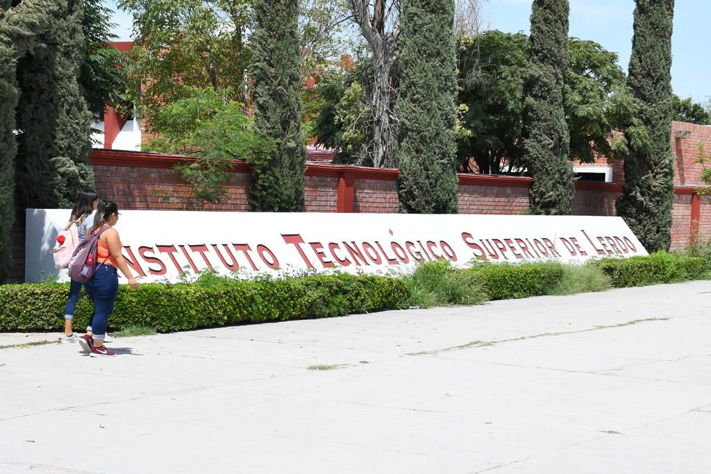 Regresan alumnos de nivel superior de La Laguna de Durango a clases semipresenciales. (EL SIGLO DE TORREÓN)