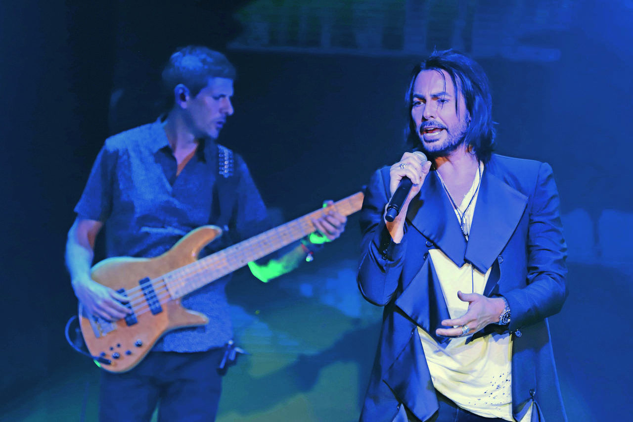 En un futuro próximo no habrá ningún reencuentro de La Ley comenta Beto Cuevas a EL UNIVERSAL, pero como dice el dicho 'tiempo al tiempo' nadie sabe lo que sucederá mañana, porque tras la pandemia el cantante aprendió a disfrutar el hoy y a no cerrar las puertas de ningún proyecto.
