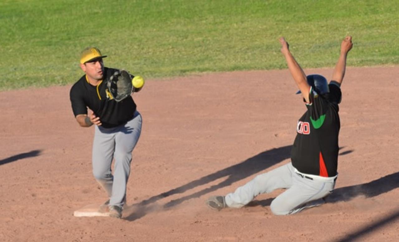 Liga de Softbol del Club San Isidro. (ESPECIAL)