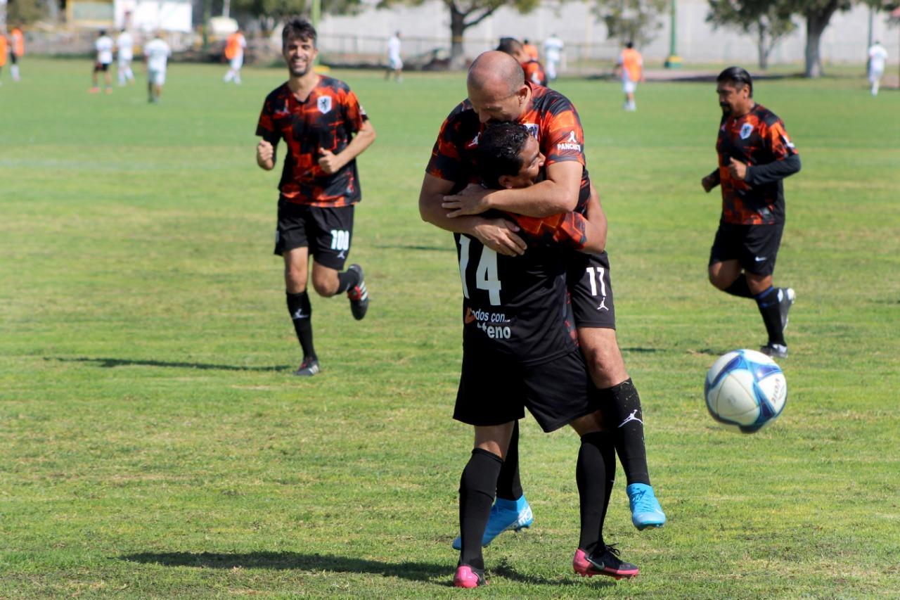 El representativo de los Ex-A-Leyes, se quedó con el campeonato en la categoría Máster de la Liga Premier de Futbol de San Isidro.
