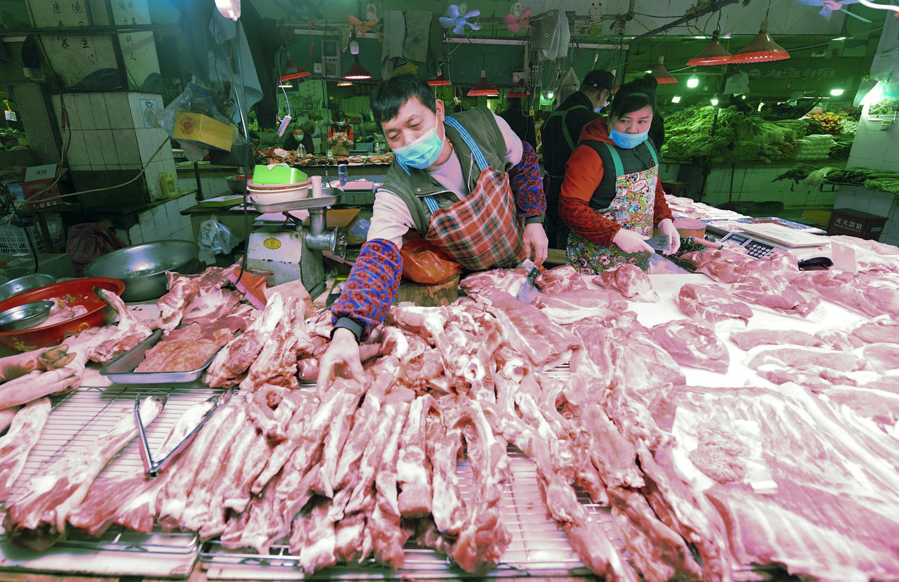 Cifras de la Administración General de Aduanas de China indicaron que en septiembre, las importaciones cárnicas (cerdo, res y pollo) del país asiático mostraron una contracción considerable de 17 por ciento, la más baja registrada en los últimos 19 meses. (ARCHIVO) 
