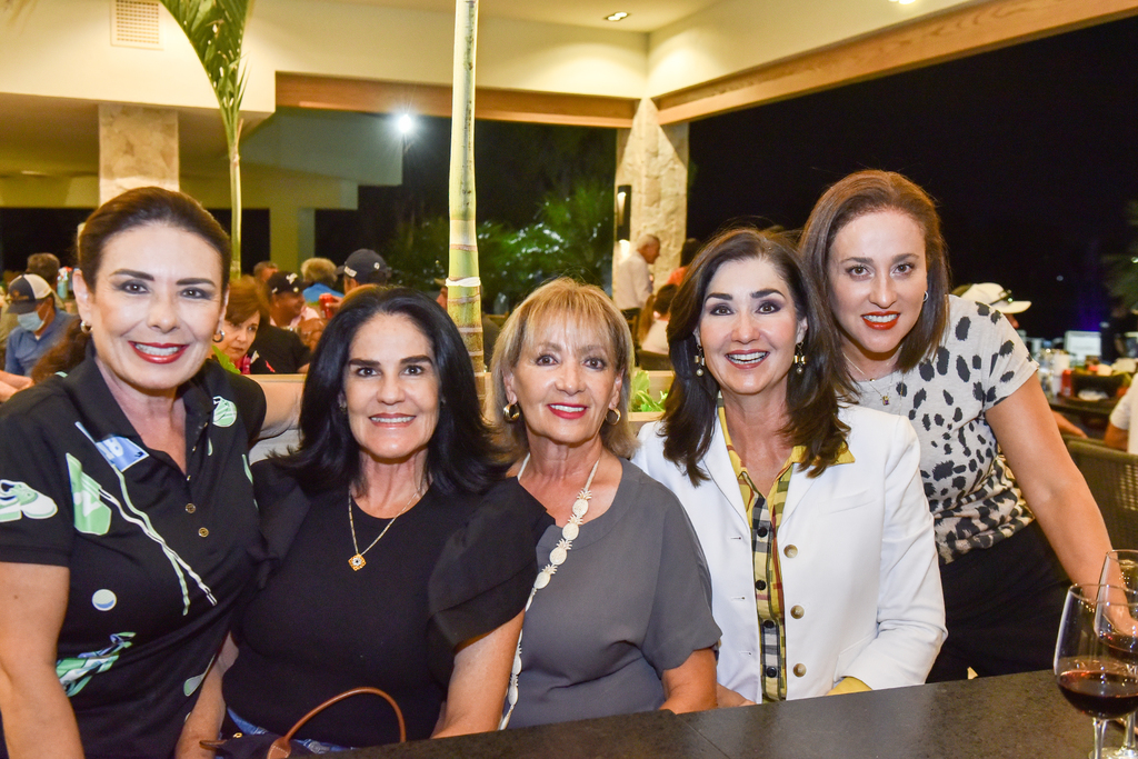 Alma Rosa, Laura, Yolanda, Mónica y Tere. 