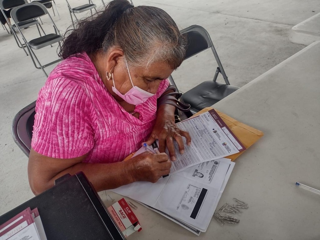 La meta en Durango es incorporar a más de 34 mil adultos mayores de más de 65 años a la Pensión para el Bienestar. (ARCHIVO)
