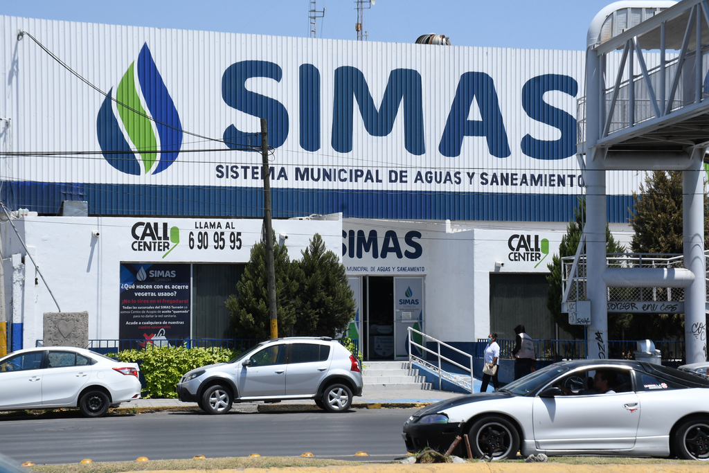 El gerente general del Simas Torreón, Juan José Gómez, negó que se vaya a dejar al organismo en una situación de quiebra financiera u operativa y en su lugar destacó la inversión realizada. (ARCHIVO)