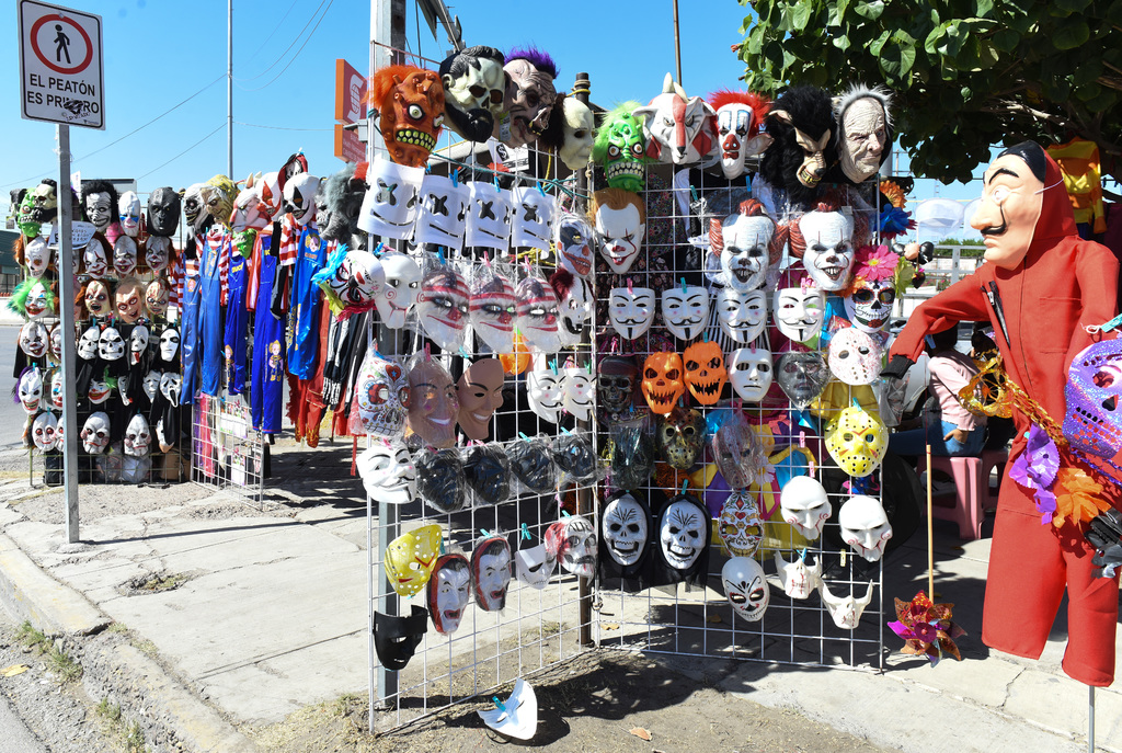 Llama alcalde de Torreón, Jorge Zermeño, a que la población tenga celebraciones 'con orden' en los próximos meses.