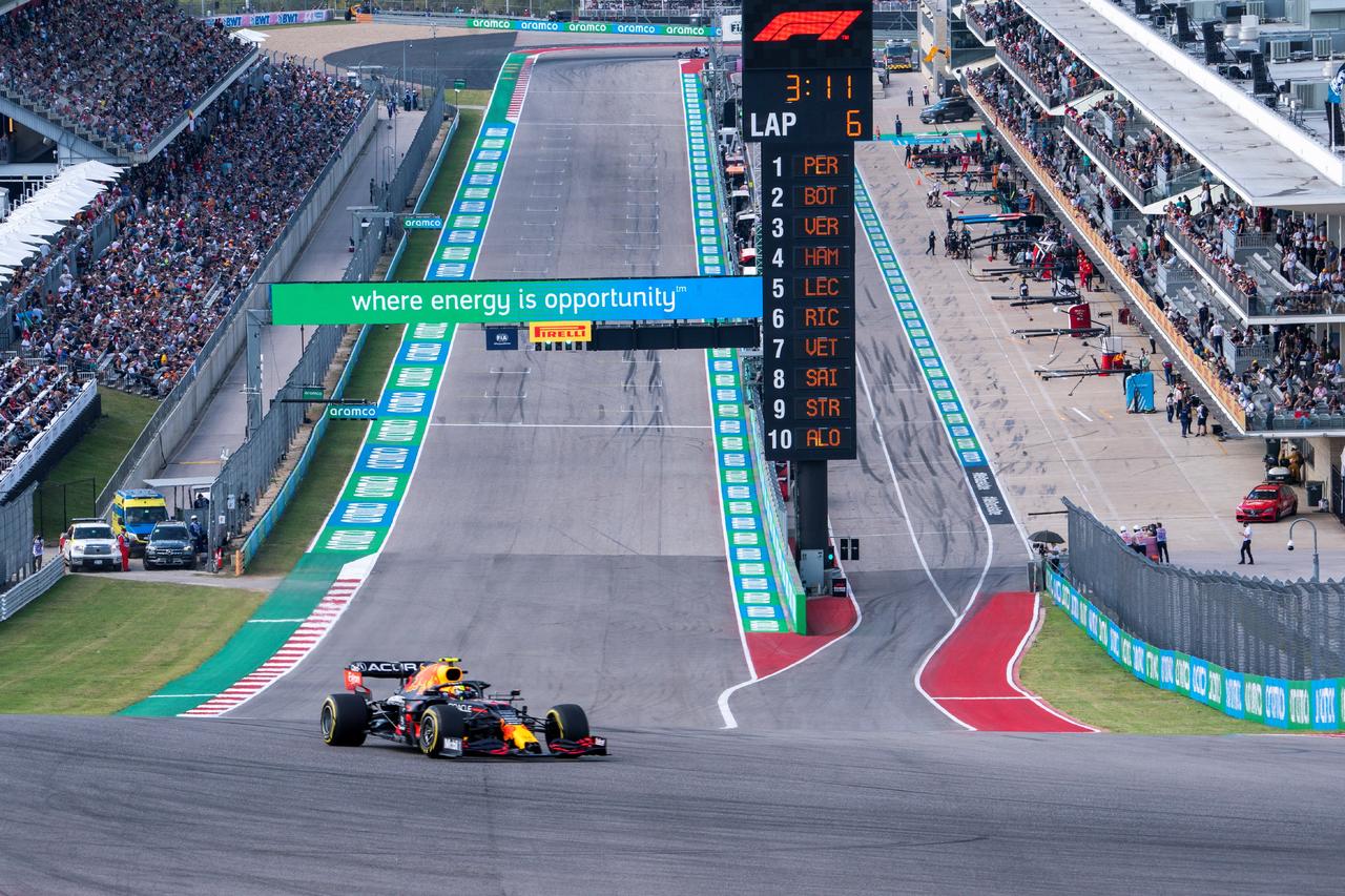 El mexicano Sergio 'Checo' Pérez (Red Bull) ha cerrado los entrenamientos libres del Gran Premio de Estados Unidos de Fórmula 1 con el mejor registro del fin de semana (1:34.701) en las prácticas previas a la calificación.