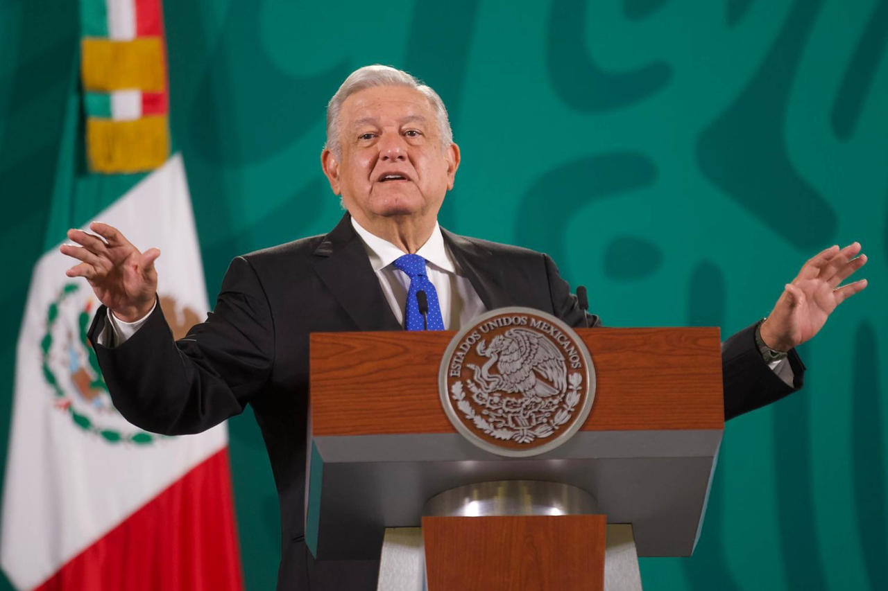 López Obrador descartó negociar algún cambio, pues 'eso es politiquería', y advirtió que 'no se puede detener el desarrollo del país para beneficiar a minorías'. (ARCHIVO)