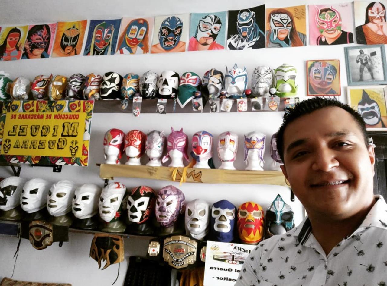 Miguel Guerra colecciona 175 máscaras de lucha libre con valor especial 