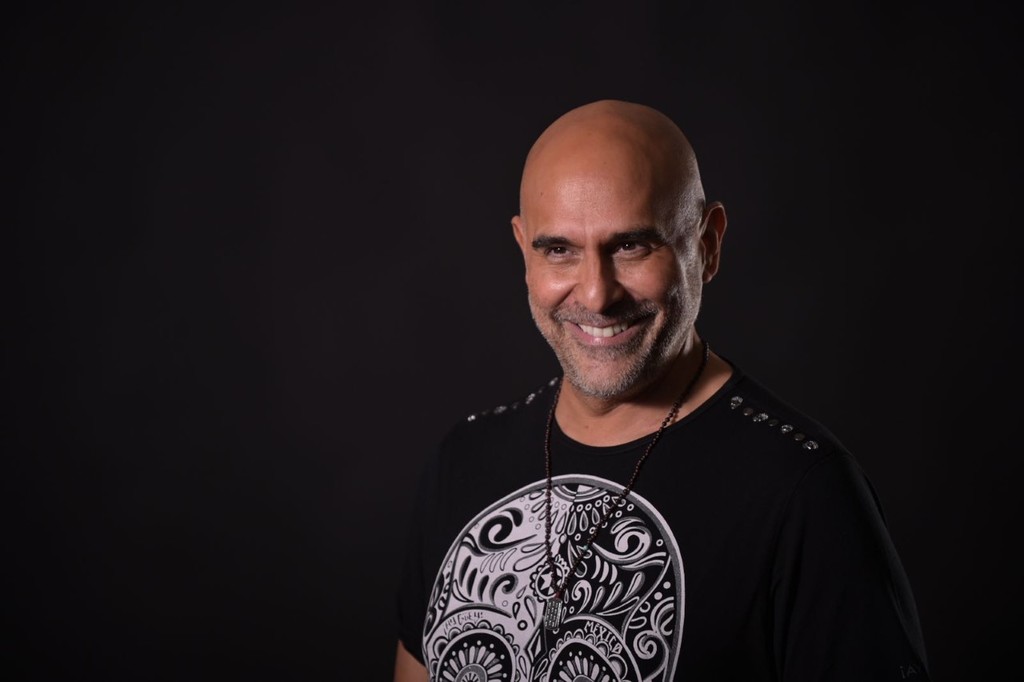 Contento. Héctor Suárez Gomís quiere compartir sus vivencias con las personas por eso dará gratis su webinar.
