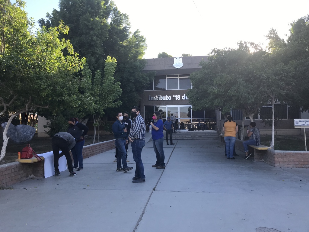 Docentes exigieron la salida de María Jáuregui Correa. (GUADALUPE MIRANDA)