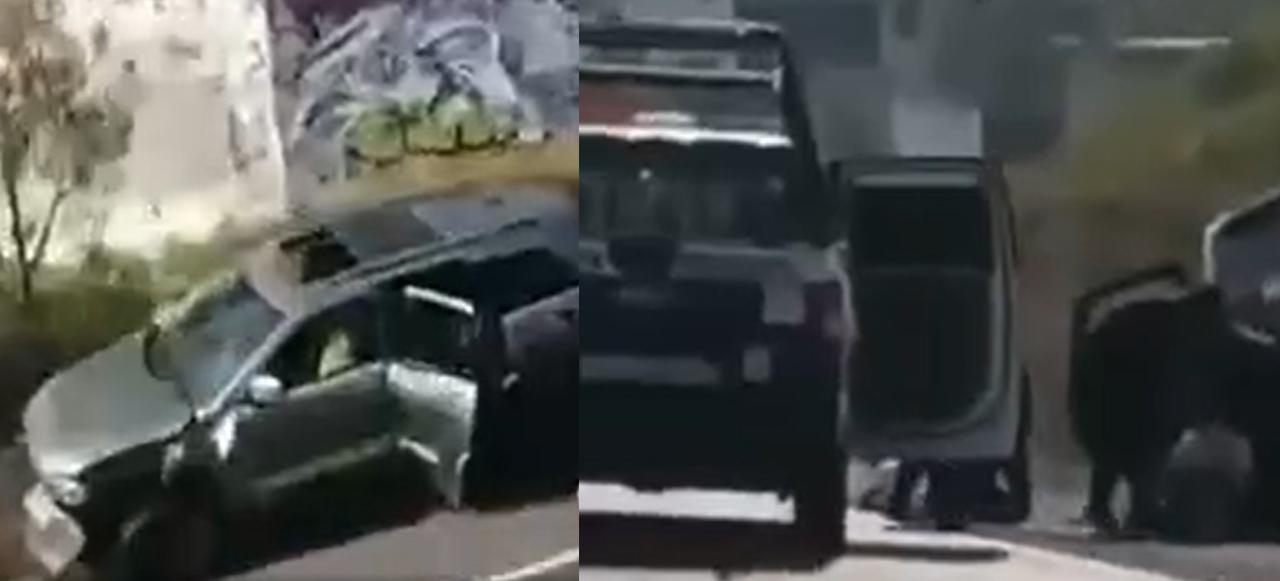 El video difundido en redes muestra el momento en que los elementos de la policía municipal de Izcalli, rodeaban la camioneta de Octavio Ocaña, luego de que ésta impactara contra un muro a un costado de la carretera (CAPTURA)  