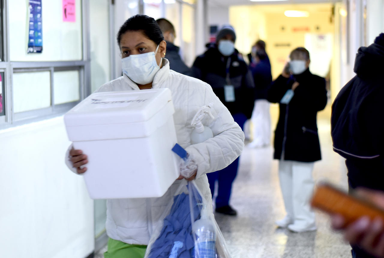 Este fin de semana llegó el lote conformado por 28 mil 600 dosis de AstraZeneca, 22 mil más de la vacuna unidosis Cansino y 8 mil 190 de Pfizer-BioNTec. (EL SIGLO DE TORREÓN)