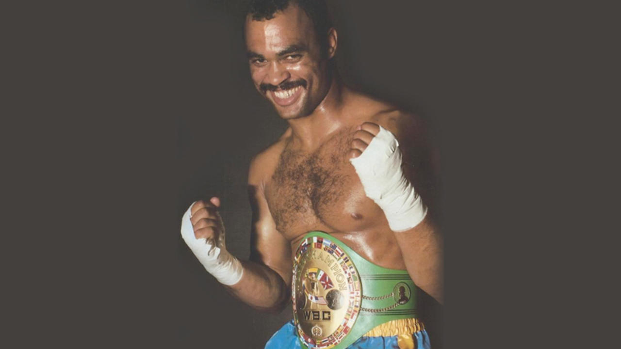 El 3 de noviembre de 1984, William Castiglioni, conocido en el boxeo como Bill Costello, se mantuvo como campeón mundial WBC de peso Superligero.