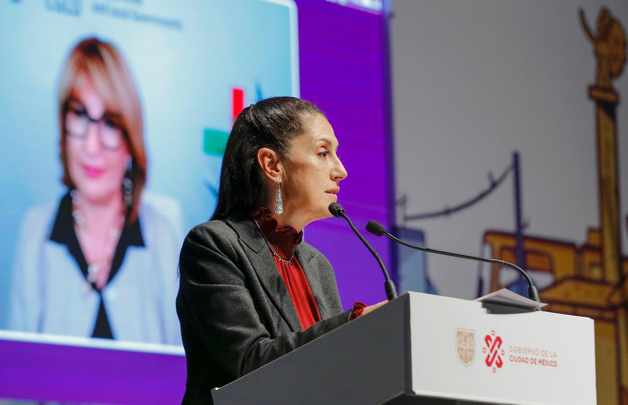 Ante la gira que tuvo en diversos estados del país este fin de semana, la jefa de Gobierno de la Ciudad de México, Claudia Sheinbaum, aseguró que no está haciendo campaña política rumbo al 2024, y que los gastos corrieron por su cuenta e incluso se le descontó el día. (ARCHIVO) 
