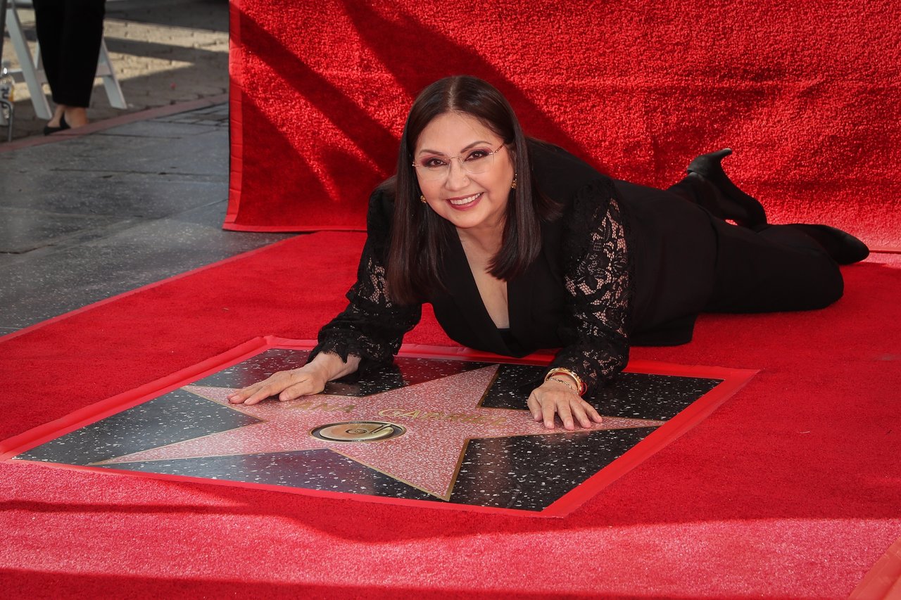 ¡Orgullo mexicano! Ana Gabriel recibe su estrella en el Paseo de la Fama de Hollywood