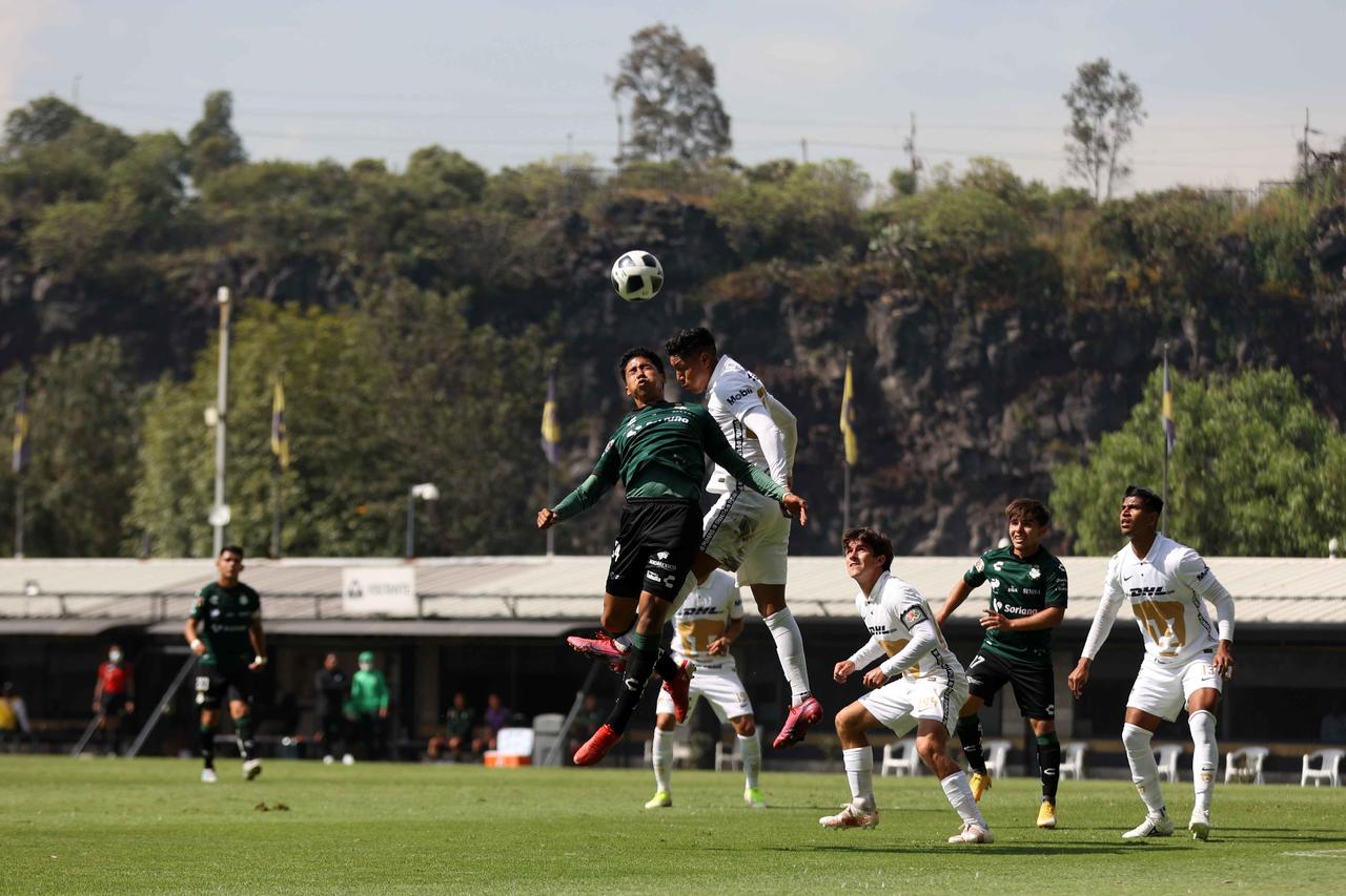 Santos Laguna, vio cortada su racha positiva de 11 encuentros sin conocer la derrota, al ser vencidos 2-1 por los Pumas de la UNAM