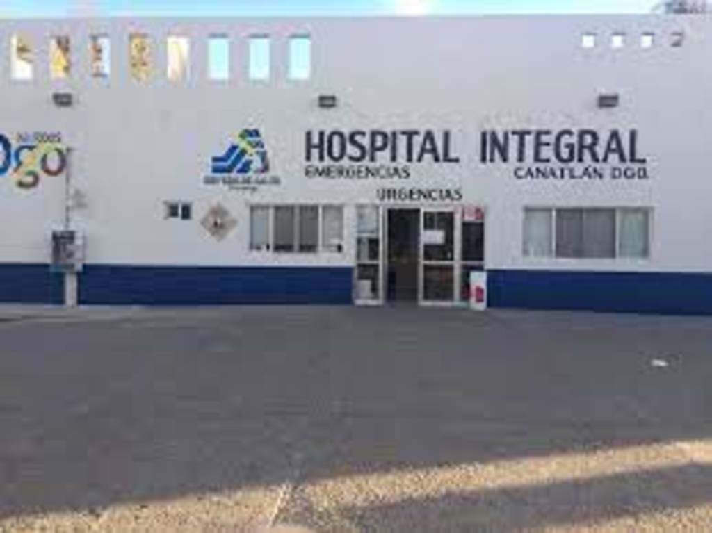 La Fiscalía General del Estado informó que a las 23:00 horas del jueves se recibió el aviso del Hospital Integral de Canatlán sobre el ingreso de dos jovencitos, uno de los cuales ya estaba muerto.