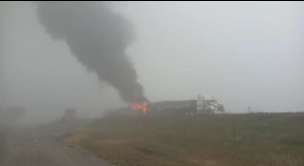 Este sábado el autobús en el que viajaban un grupo de aficionados del Monterrey, chocó y se incendió sobre la carretera San Luis- Querétaro. 