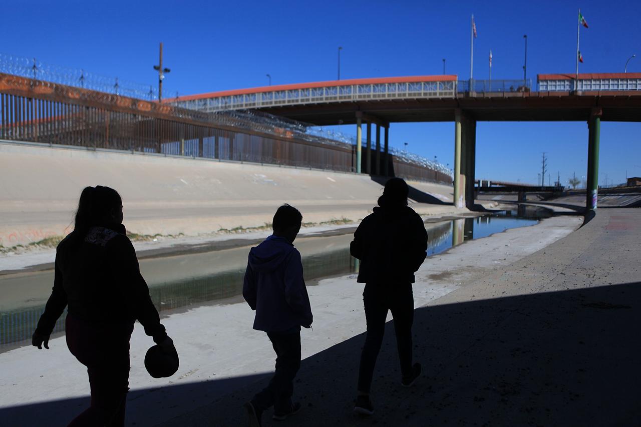 Hasta 300 duranguenses son deportados de los Estados Unidos al mes, al cruzar la frontera de manera ilegal, en busca del llamado “sueño americano”. (ARCHIVO) 