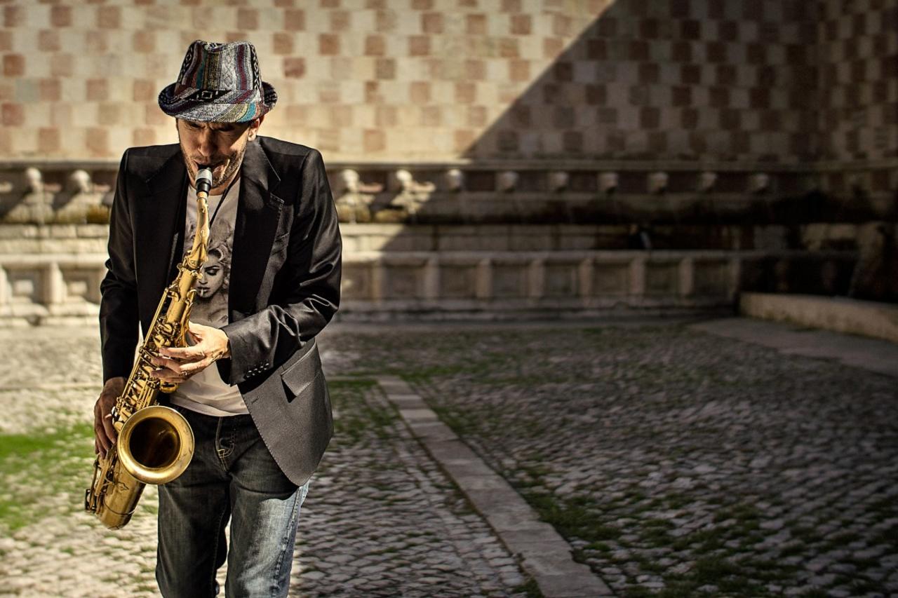 El concierto que cerrará el Festival de Jazz Teatro Isauro Martínez (TIM) correrá a cargo del saxofonista italiano Piero Delle Monache, quien arribará a La Laguna acompañado de su banda: Alessandro Bravo (piano), Tito Mangialajo (contrabajo) y Alejandro Marzi (batería).