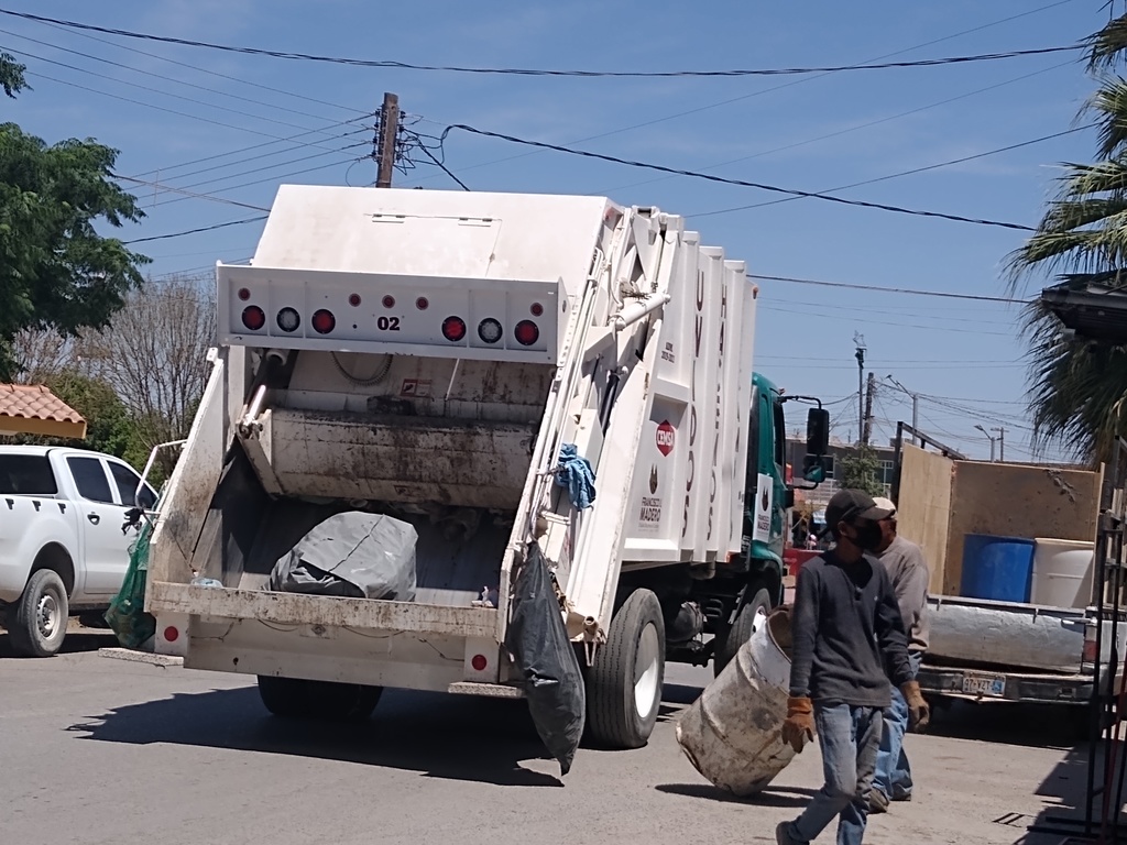 El director de Servicios Públicos aseguró que en breve se regularizaría la recolección de basura. (EL SIGLO DE TORREÓN / Mary Vázquez)

