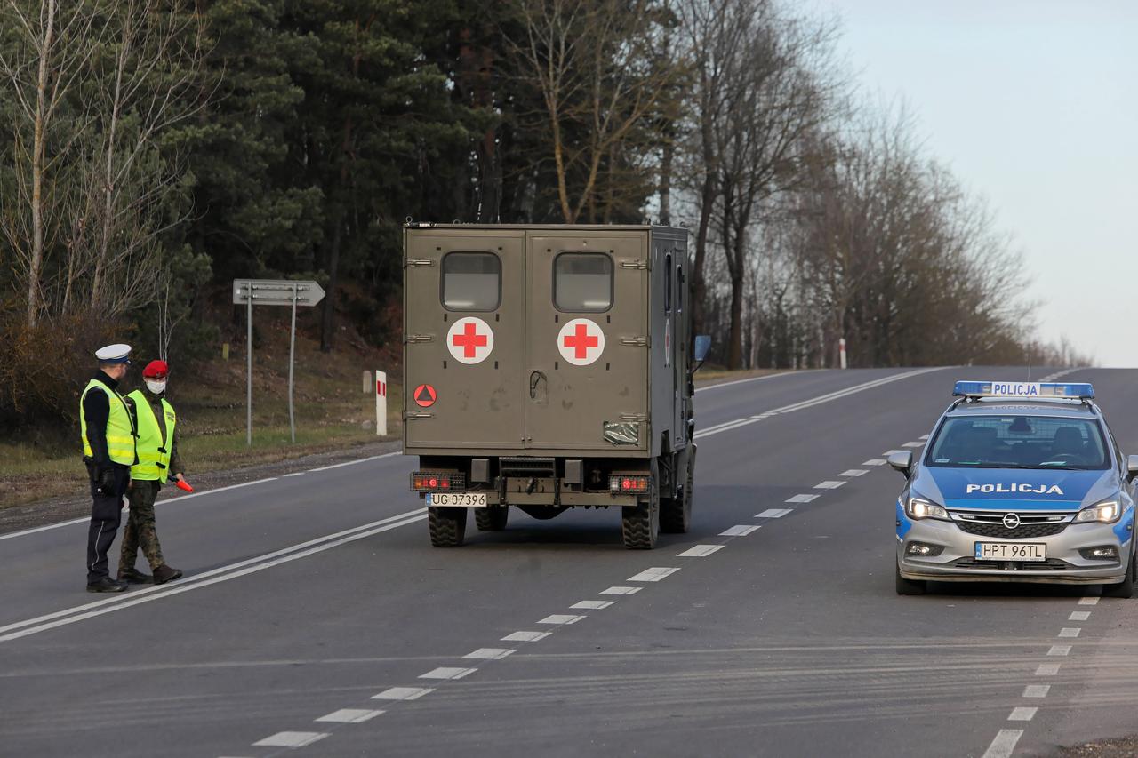 La Policía polaca informó de la aparición de un joven sirio muerto en una zona boscosa en las inmediaciones de la frontera con Bielorrusia y en circunstancias aún por determinar. (ARCHIVO) 
