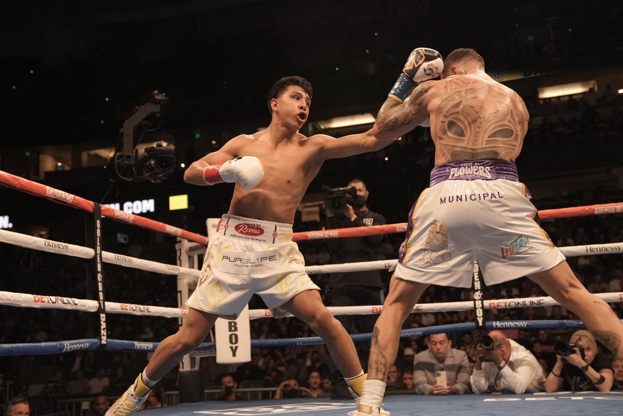 Jaime Munguía Mantiene Invicto En Dura Contienda Ante Gabriel Rosado