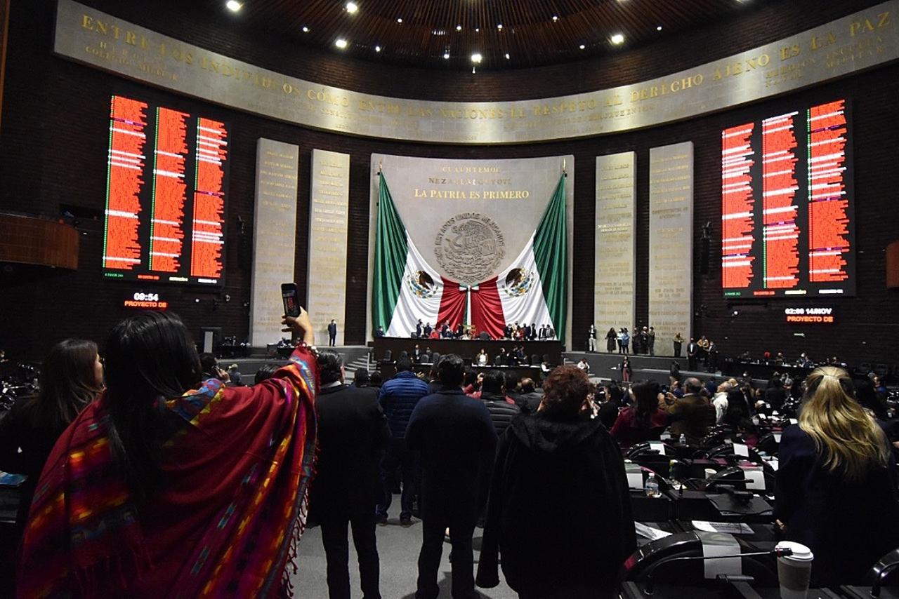 López Obrador agradeció a legisladores por 'defender al pueblo'. (ARCHIVO)