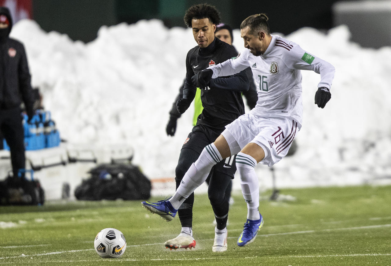 La selección mexicana de futbol reaccionó demasiado tarde, para terminar cayendo anoche ante Canadá por marcador de 2 goles a 1. (AP)