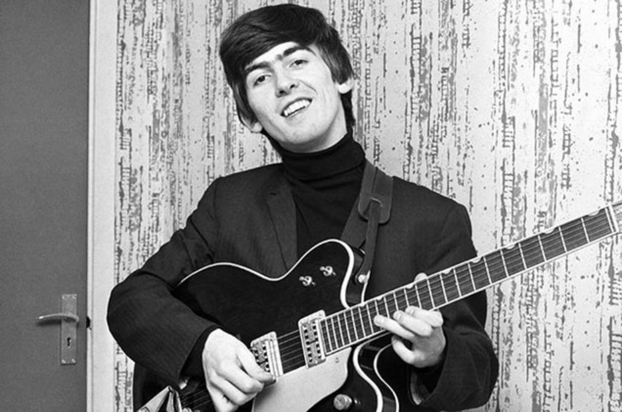 Harrison fue el guitarrista principal de The Beatles, aunque a veces fungió como vocalista. (ESPECIAL)