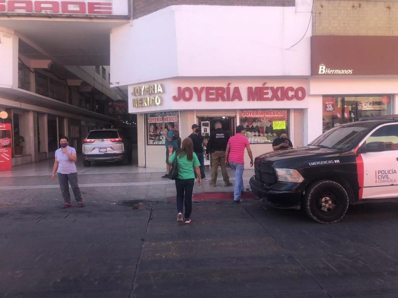 Los hechos se registraron minutos después de las 10:00 horas en la Joyería México, ubicada en la calle de Aldama en la Zona Centro.