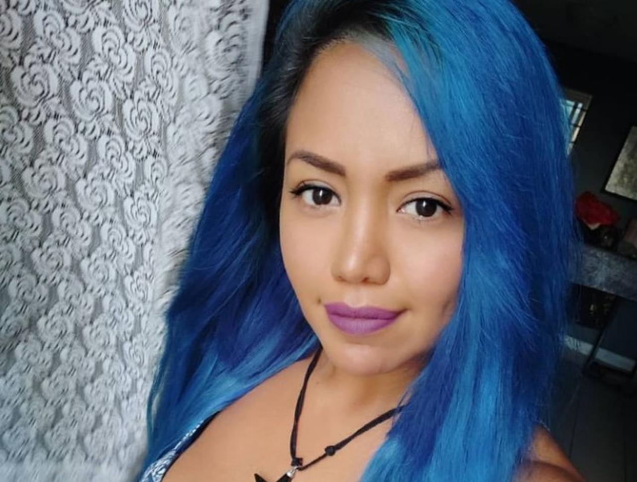 La actriz porno, Mujer Luna Bella, denunció que su padre la violó desde que tenía 7 años.