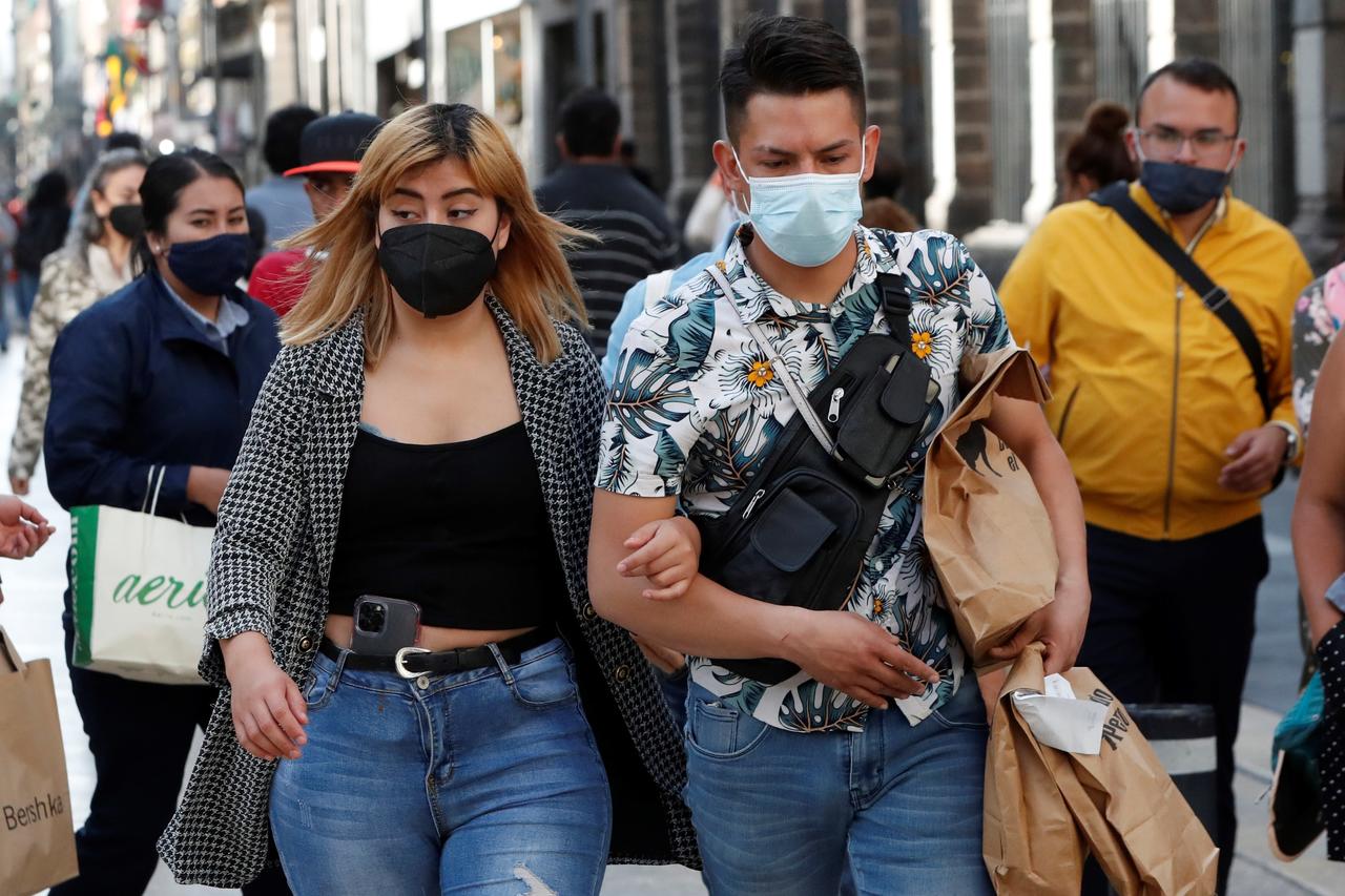 Ante la pandemia por COVID-19, la Ciudad de México se mantiene en semáforo epidemiológico verde por sexta semana consecutiva, con tendencia a la baja y puntos mínimos. (ARCHIVO) 